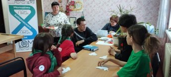 21 апреля,  в преддверии знаменательной даты - 80-летия Великой Победы,  в обществе инвалидов состоялась встреча членов общества и активистов подросткового клуба 