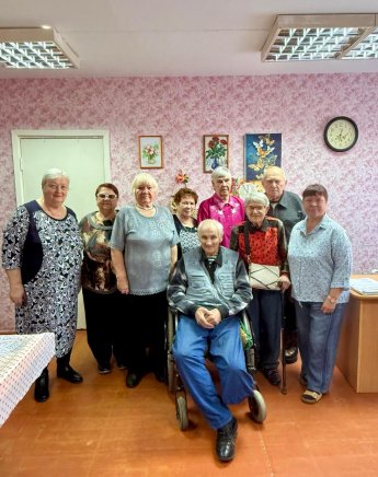 Международный день пожилых людей  - это день людей, обладающих бесценным жизненным опытом, которые могут быть ориентиром для молодого поколения. 