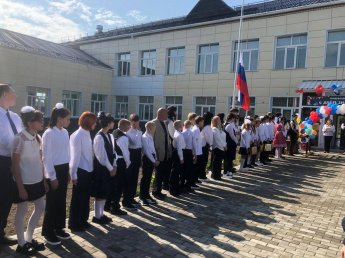 1 сентября школа - интернат № 9  открыла свои двери после капитального ремонта, который проводился в рамках президентской программы «Модернизация школьных систем образования», грандиозной торжественной линейкой.