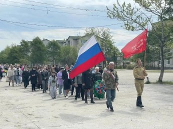 22 июня, в День памяти и скорби, Охотск прожил этот день сердцем. От первого цветка, возложенного к памятнику, до последней свечи, зажжённой в сквере.