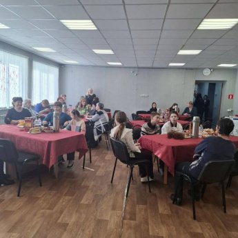 В декаду инвалидов в п.Чегдомын Верхнебуреинского района на площадке Дома ветеранов дружным коллективом совместно с Центром Занятости Населения 3 декабря 2025 г состоялось мероприятие посвященное Международному  дню инвалидов.
