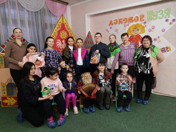 Сегодня 15 февраля, в с. Восточное в ЦДТ прошел праздник "В гостях у Домового " для деток с ОВЗ.