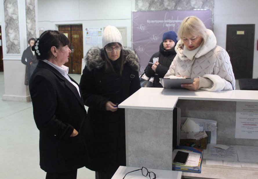 По поручению губернатора Хабаровского края Дмитрия Демешина продолжается проверка социальных объектов с целью контроля за реализацией программы "Доступная среда".