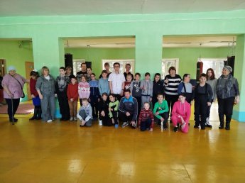 Праздник продолжается.