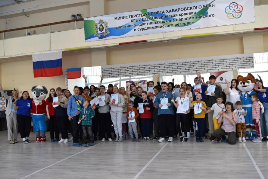На территории г.Хабаровска впервые прошел первый открытый городской инклюзивный детский турнир по напольному керлингу "звездный путь". 