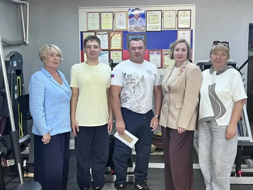    В очередной рабочей поездке в Бикине - убедилась: настоящие победы рождаются не только на больших аренах, но и в самых обычных домах, где есть вера, труд и люди, которые искренне болеют за своих учеников. 