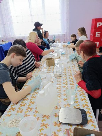 Творческий мастер-класс в рамках муниципального гранта"Будущее за нами" прошел в Управлении культуры,спорта и молодежной политики.