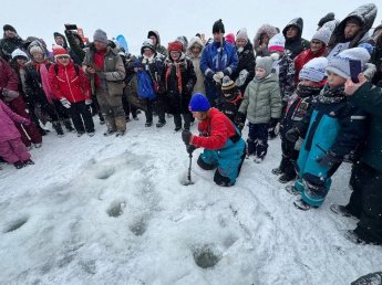 Несмотря на обильный снегопад, в 28 февраля в Советской Гавани с размахом прошёл традиционный фестиваль "Серебряная корюшка" — уже двадцать первый по счёту! 