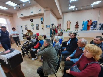 Путешествие в прошлое: "Мелодия старого звука"