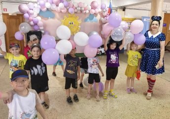 В Доме культуры п. Мухен 23 июня 2026 года прошла увлекательная игротека «ПОИГРАЙ-КА», которую провели сотрудники ДК совместно с ВОИ – Дикун О. для дошкольников и детей с ограниченными возможностями здоровья.