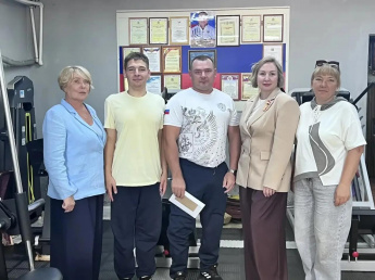    В очередной рабочей поездке в Бикине - убедилась: настоящие победы рождаются не только на больших аренах, но и в самых обычных домах, где есть вера, труд и люди, которые искренне болеют за своих учеников. 
