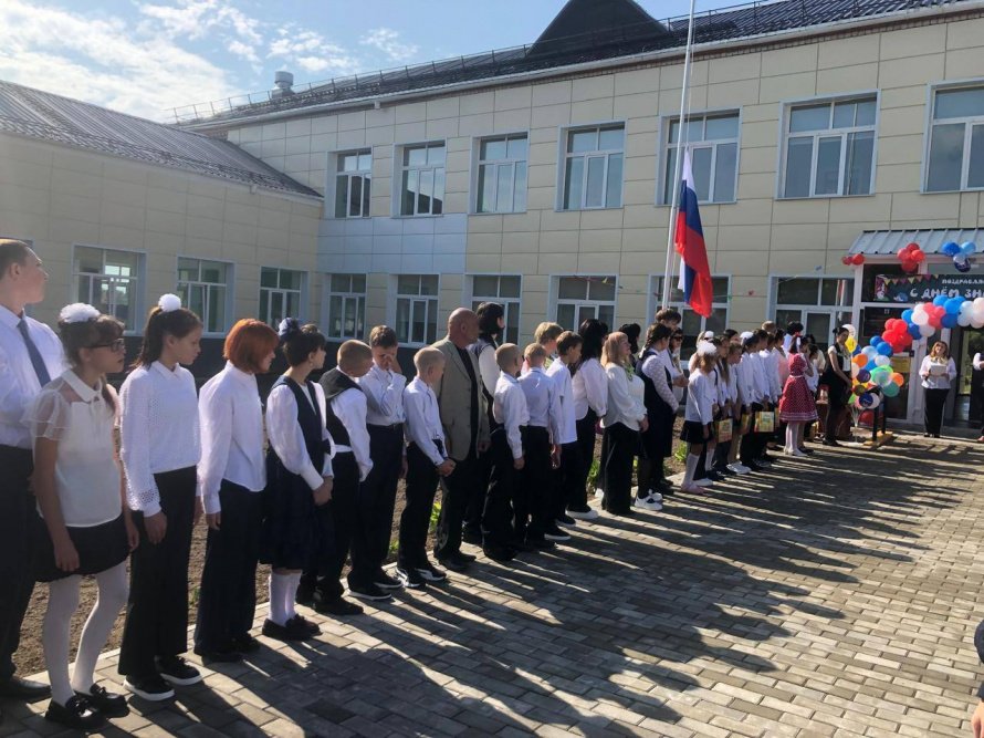 1 сентября школа - интернат № 9  открыла свои двери после капитального ремонта, который проводился в рамках президентской программы «Модернизация школьных систем образования», грандиозной торжественной линейкой.