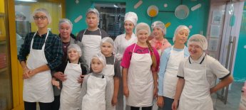 3 октября ребята с овз из Хабаровского района и г.Хабаровска посетили Фабрику эклеров.