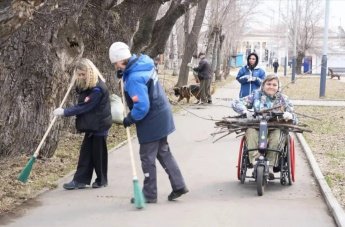 Активисты "Всероссийского общества инвалидов" г. Комсомольска-на-Амуре вместе с неравнодушными комсомольчанами приняли участие в общегородском субботнике. Наш участок был в парке «Судостроитель». 
