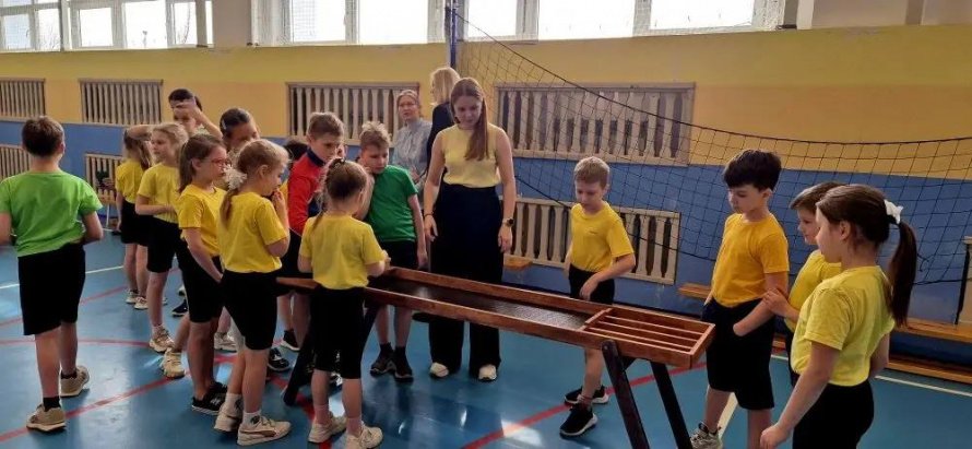 Уже 3 года подряд,в предверии этого дня отделение ВОИ Хабаровского района проводит инклюзивные мероприятия в лицее "Звездный"