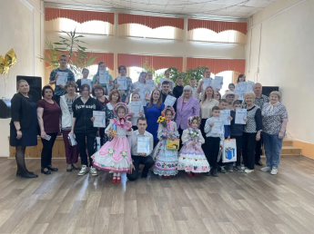 В Доме культуры «Светоч» гп. Хор с 20 мая по 2 июня 2026 года проходит Краевая выставка изобразительного и прикладного искусства «Единство сердец» для людей с ограниченными возможностями здоровья!